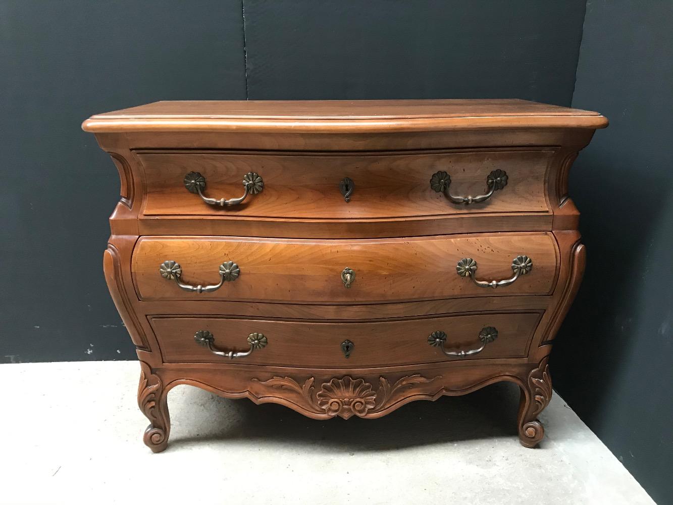 Louis quenze commode