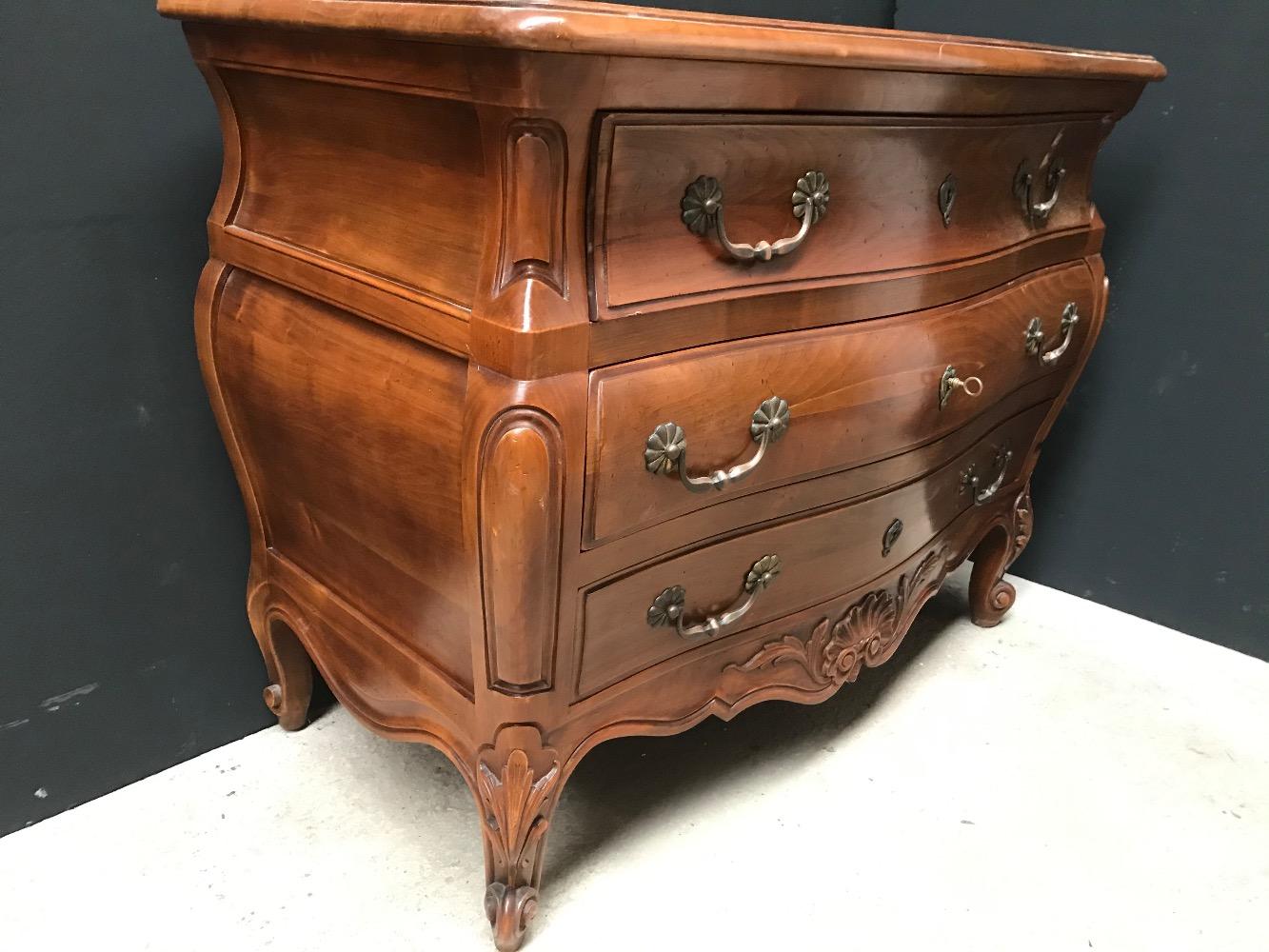 Louis quenze commode